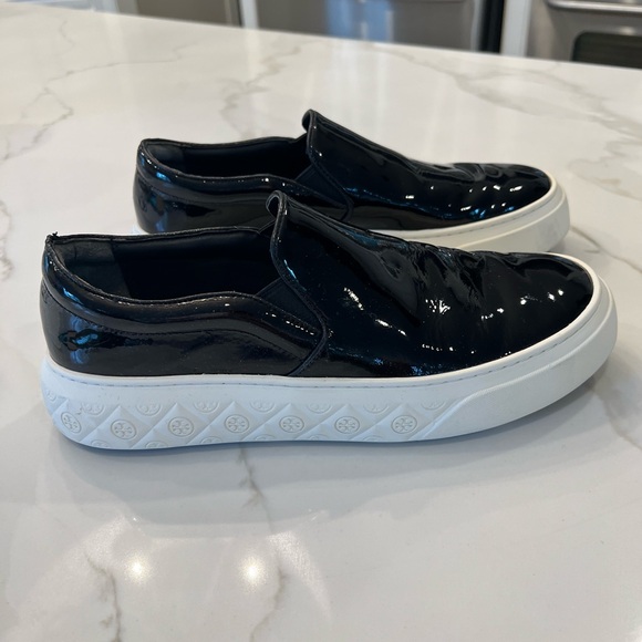 Tory Burch slip ons. Like new. Size 10 - Picture 4 of 5